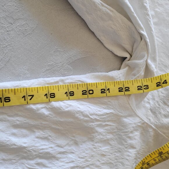 Simply Vera Wang Textured Denim White Capris 16 - Picture 5 of 8